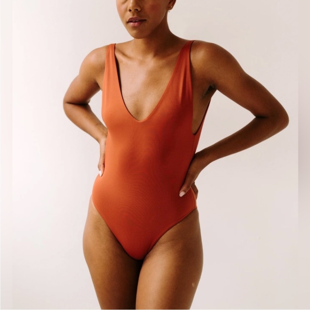Londre Bodyware “The Minimalist” in Clay
